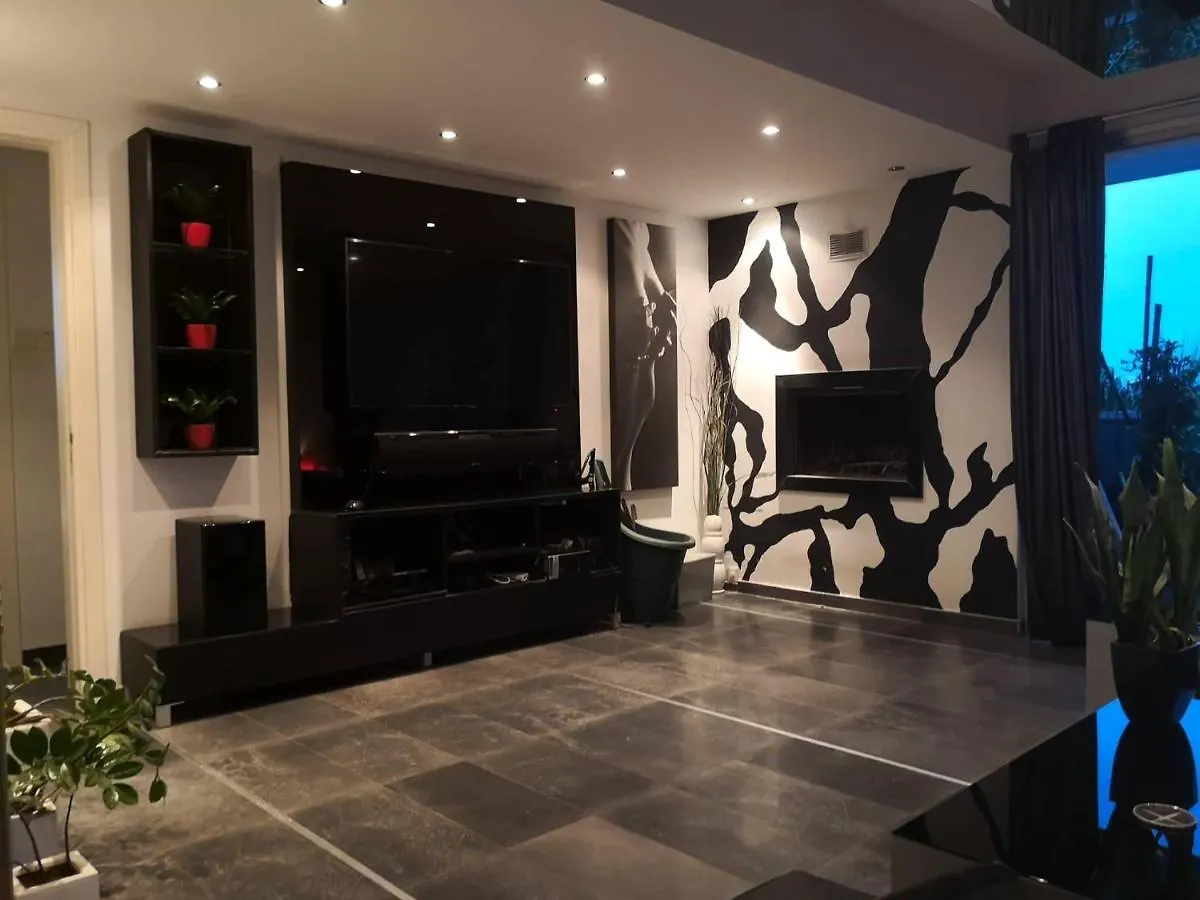 Апартаменты Fine Designed Flat 302 Ларнака
